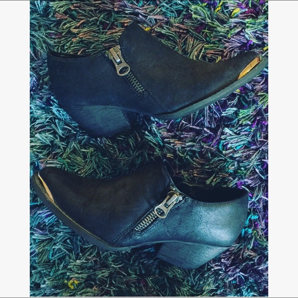 Very Volatile Sabrina western black zip booties 6 - Picture 2 of 7